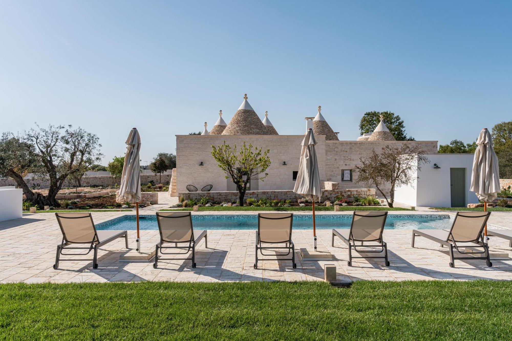 Trullo Jale - Boutique Apartments Остуни Экстерьер фото